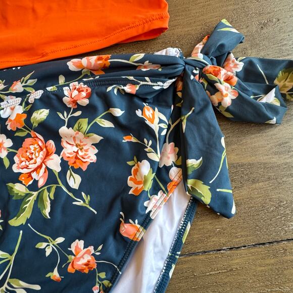 Tempt Me Women's Size Medium NWT Two Piece Swimsuit High Waist Halter Top - Picture 7 of 8